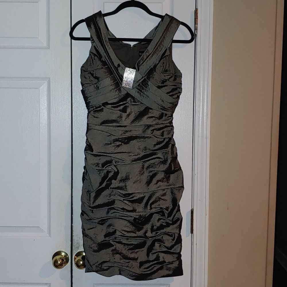 Cachet sleeveless ruching  Gunmetal  dress bling embellishment  Sz 4 NWOT